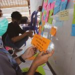 Peserta Diskusi Alokasi Pendanaan bagi Kelompok Rentan sedang Memetakan Dampak Ekonomi, Pendidikan, Psikologi, Keluarga, dan Kesehatan dari Pandemi COVID-19. Kegiatan ini Bertujuan untuk Mengidentifikasi Kerentanan Penyandang Disabilitas, Lansia, Anak-anak, Perempuan Kepala Rumah Tangga/Pencari Nafkah Utama, dan Kelompok Minoritas Seksual dan Gender di Tengah Situasi Pandemi.