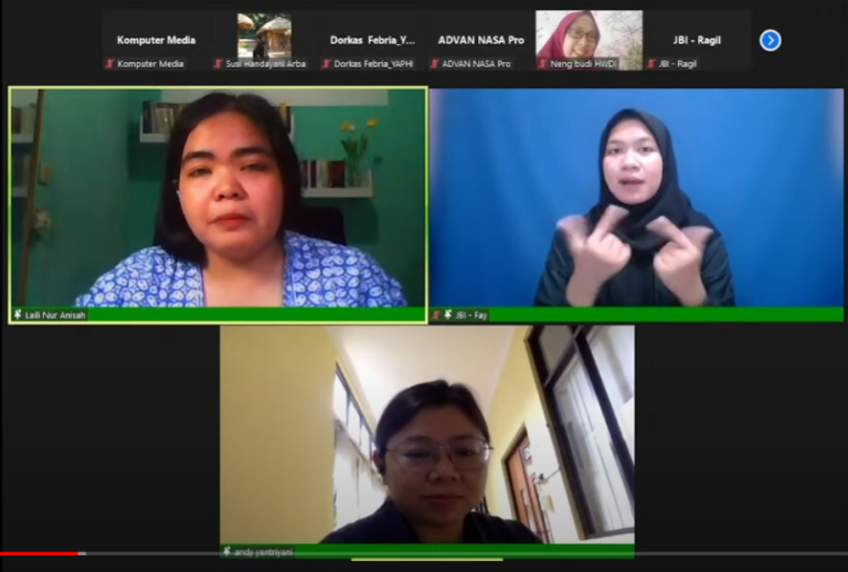 Komisioner Komnas Perempuan Andy Yentriani sedang menyampaikan tanggapan ditemani moderator dan JBI.